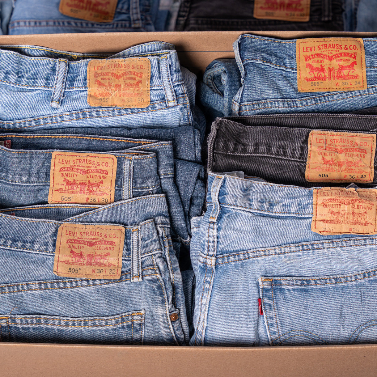 Wholesale Levi's 505 Straight/Regular Fit Jeans